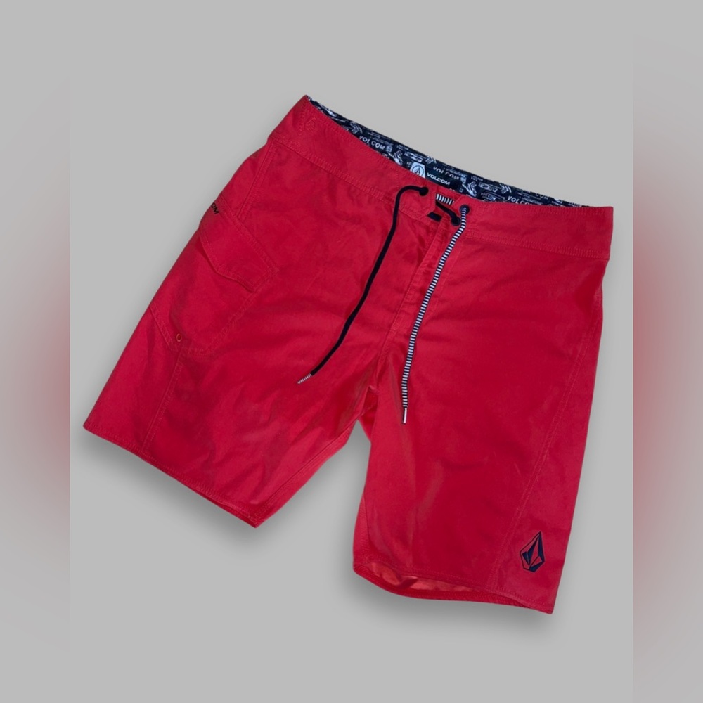 Mens Volcom swim shorts - size 32